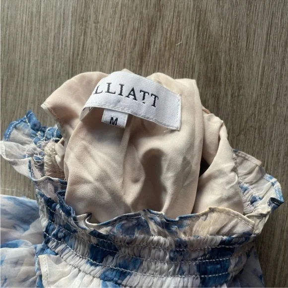 elliatt astrid blue floral asymmetrical puff sleeve tiered hem maxi dress medium - Picture 4 of 6